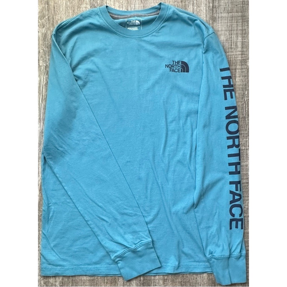 **SOLD** The North Face Long Sleeve Tee